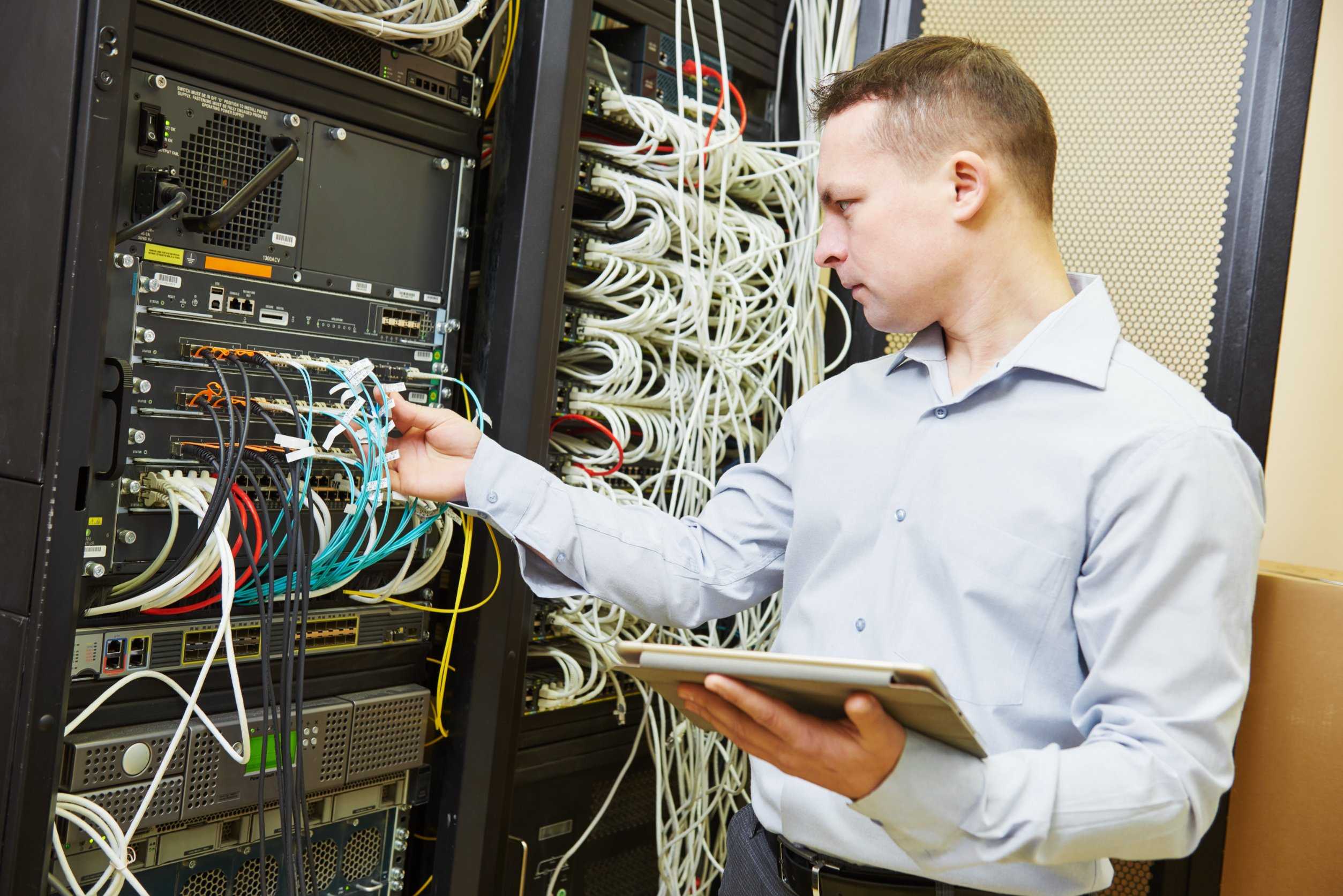 Co-Managed IT vs Managed IT Network Support Employee