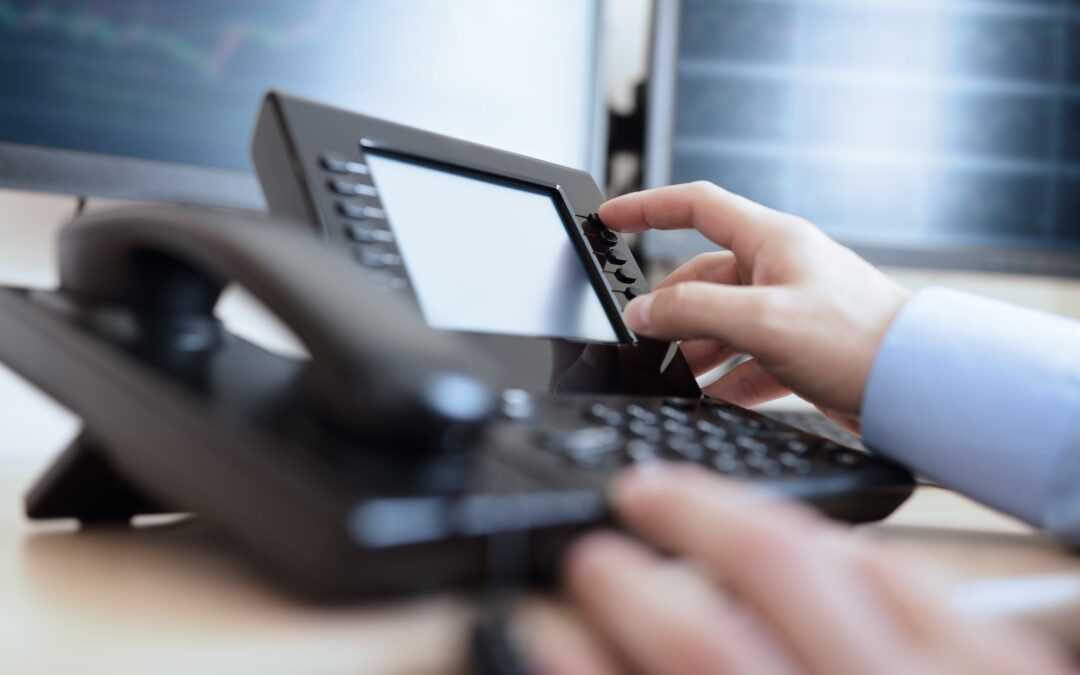 Hosted VoIP vs. On Premise Comparison: Which is Better for SMBs?