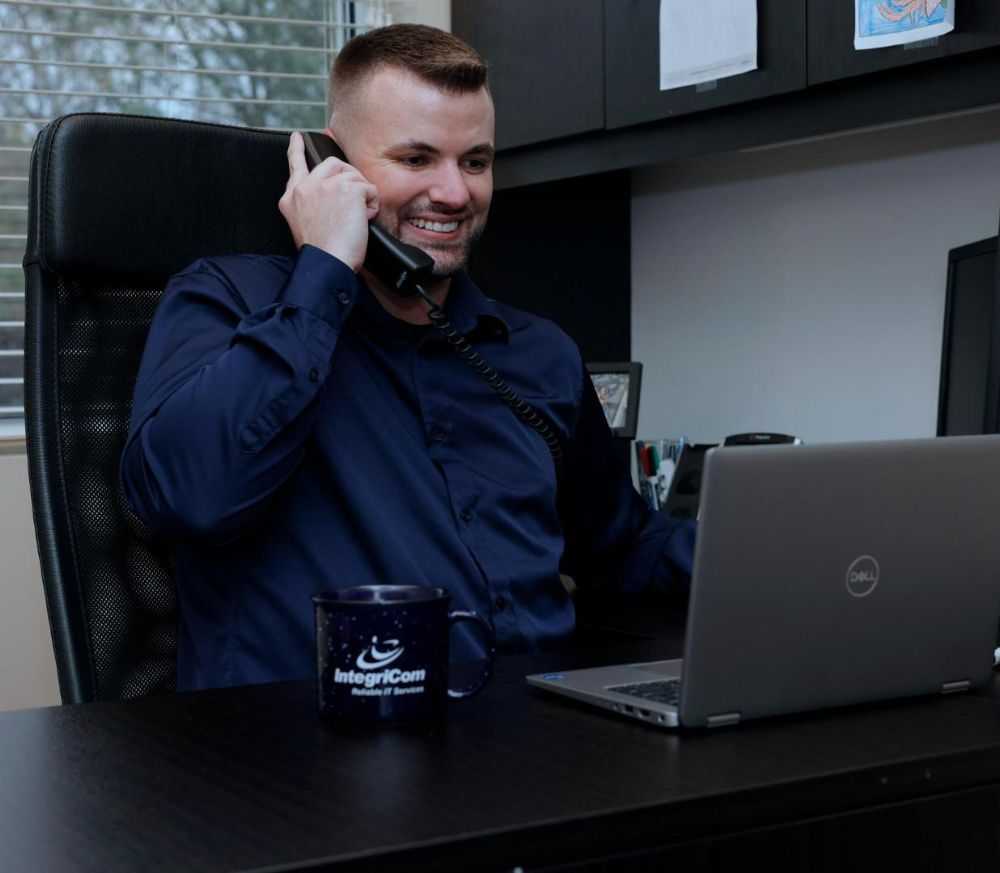 Modern Glass Building Of IT Company<br />
