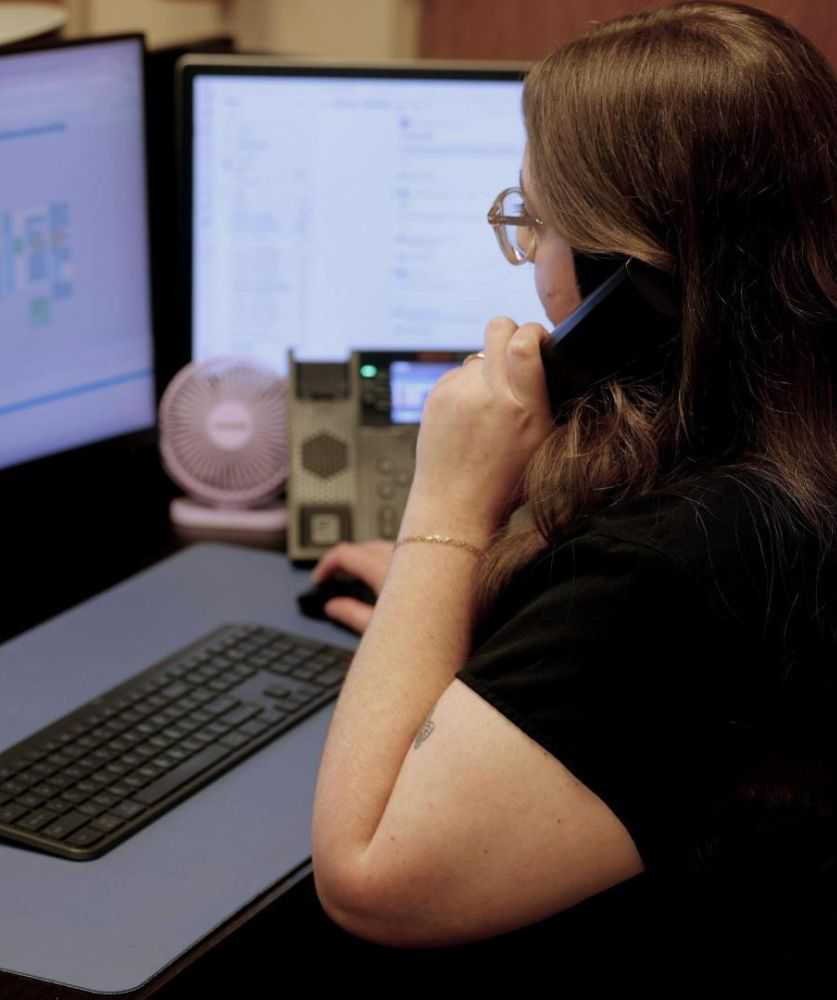 Workaholics-businesspeople-brainstorming-financial-company-ideas-